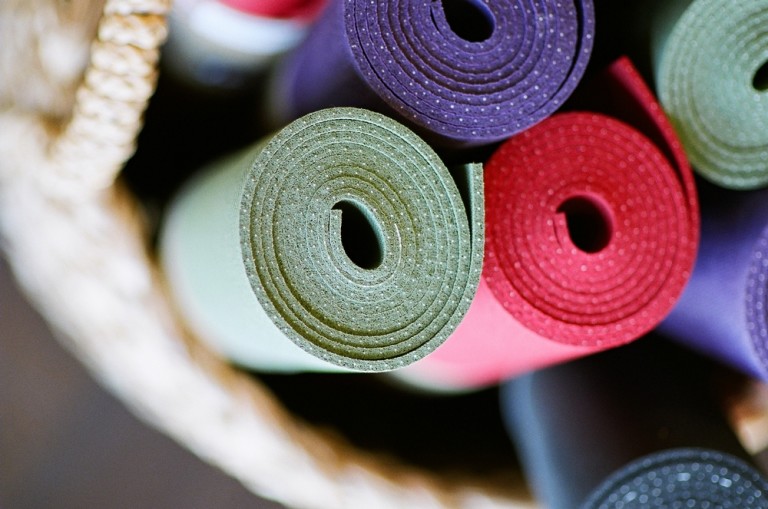 как выбрать коврик для йоги