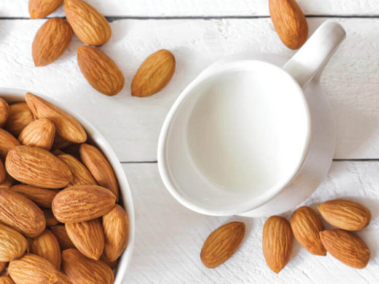 almond milk TS 179333224