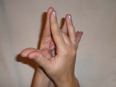 Мудры для пальцев рук при головной боли thumbnail